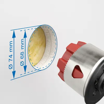 Die vorhandene Öffnung (Ø 68 mm) wird so problemlos auf Ø 74 mm vergrößert.