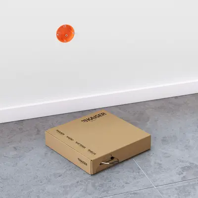 Préparer le carton à dérouler pour l'installation.