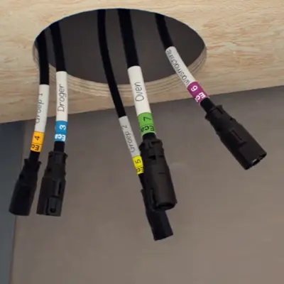 Groot assortiment stekerbare snoeren, toepasbaar in holle ruimtes en onderhoudsvrij volgens EN-IEC 61535, voorzien van Attema connectoren.