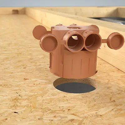 Eseguire la fresatura e inserire nel foro la Quickbox® Wood da sopra.