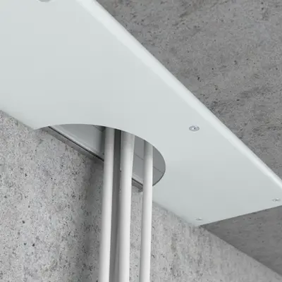 The plastic screw cover (Art. No. 9914.10.02) with six screws supplied is available for a clean room separation...
