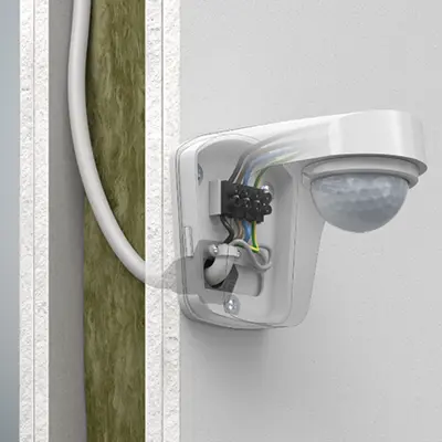 Presa a muro sicura fino a EI90 per il collegamento di accessori elettrici...