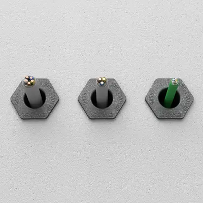 The cable sealing system LS 90 is suitable for all cable cross-sections from 5 – 15 mm (up to 5 x 2.5²).