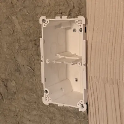 Conventional connection without lugs. Panelling/sheeting is then retrofitted.