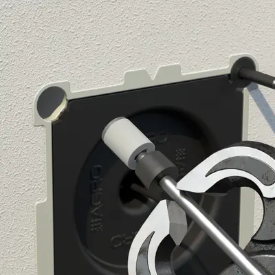 ... to pull them straight out. The plastering cap is used to continue protecting the connection holes.