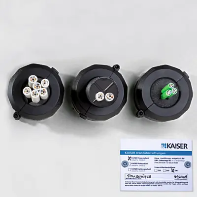 Il est également possible de faire passer des tubes jusqu’à Ø 40 mm à travers le cloisonnement.