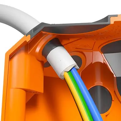 The ECON® technology elastic sealing membrane fits itself around the conduit or cable during piercing. This prevents uncontrolled air flows.