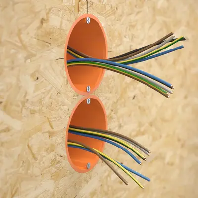 Schroef beide lasschroeven van de FX⁴-snelbevestiging aan.