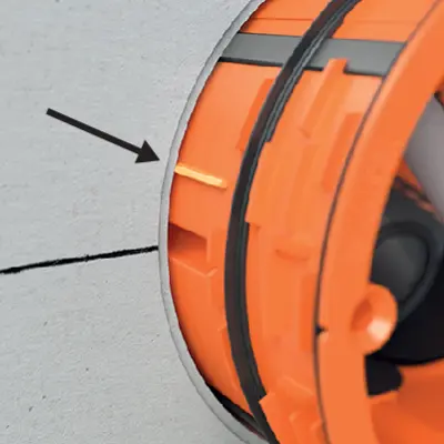 Zentrierstege zur leichten Einführung in die Installationsöffnung Ø 68 mm.