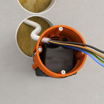 Pour un montage simple, rabattre la poche flexible.