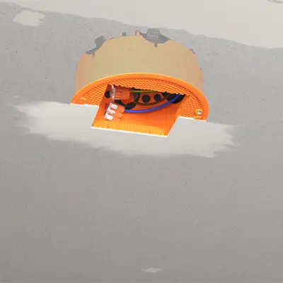 ...of een vierkante installatieopening (max. 75 x 75 mm), bijvoorbeeld met een decoupeerzaag.