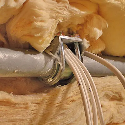 The mast which supports the parabolic mirror must also be incorporated in the equipotential bonding.