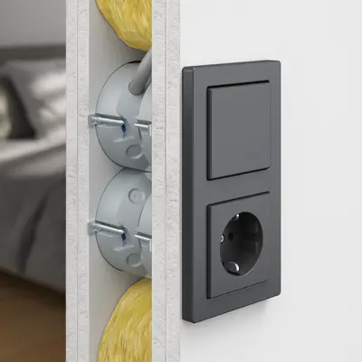 Example of installation of a switch/socket combination.