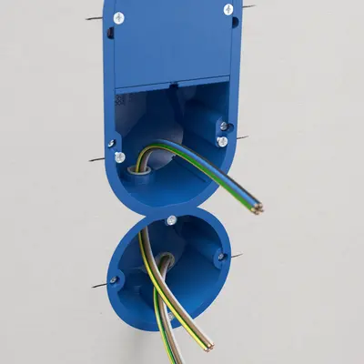 The electronics box can easily be combined with the sound insulation device junction box.