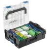 - E3S Connect® Zubehörbox ausgestattet mit:
- Reinigungswerkzeug: Klickcleaner zur Reinigung von LC-Glasfasersteckern eingesteckt in Kupplung, Mikrofaser-Reinigungskassette für verschiedene Glasfaser-Stecker, fusselfreie Reinigungstücher zur Faserreinigung
- Werkzeug: Schraubendreher, Kevlar Schere, Abisolierwerkzeug
- Glasfaser-Teilnermeranschlüsse: GF-Teilnehmeranschluss Aufputz (Art.-Nr. 4252001), GF-Teilnehmeranschluss Unterputz (Art.-Nr. 4250001)
- E3S Connect® Ersatzteilen: 25 x E3S Connect® Gehäuse, 25 x E3S Connect® Verriegelungselement, 25 x E3S Connect® Staubschutzkappe, 1 x LC/APC Quad Kupplung, 2 x LC/APC Duplex Kupplung