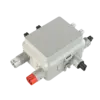 - Voorzien van 1x voeding (male rood), 1x voeding lichtpunt (male wit), 2x lichtpunt aansluiting (female wit).
- Attema connectoren Installeren 2.0.