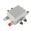 - Voorzien van 1x voeding (male rood), 1x voeding lichtpunt (male wit), 2x lichtpunt aansluiting (female wit).
- Attema connectoren Installeren 2.0.
