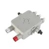 - Voorzien van 1x voeding (male rood), 1x voeding lichtpunt (male wit), 3x lichtpunt aansluiting (female wit).
- Attema connectoren Installeren 2.0.