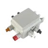 - Voorzien van 1x voeding (male rood), 1x voeding lichtpunt (male wit), 4x lichtpunt aansluiting (female wit).
- Attema connectoren Installeren 2.0.